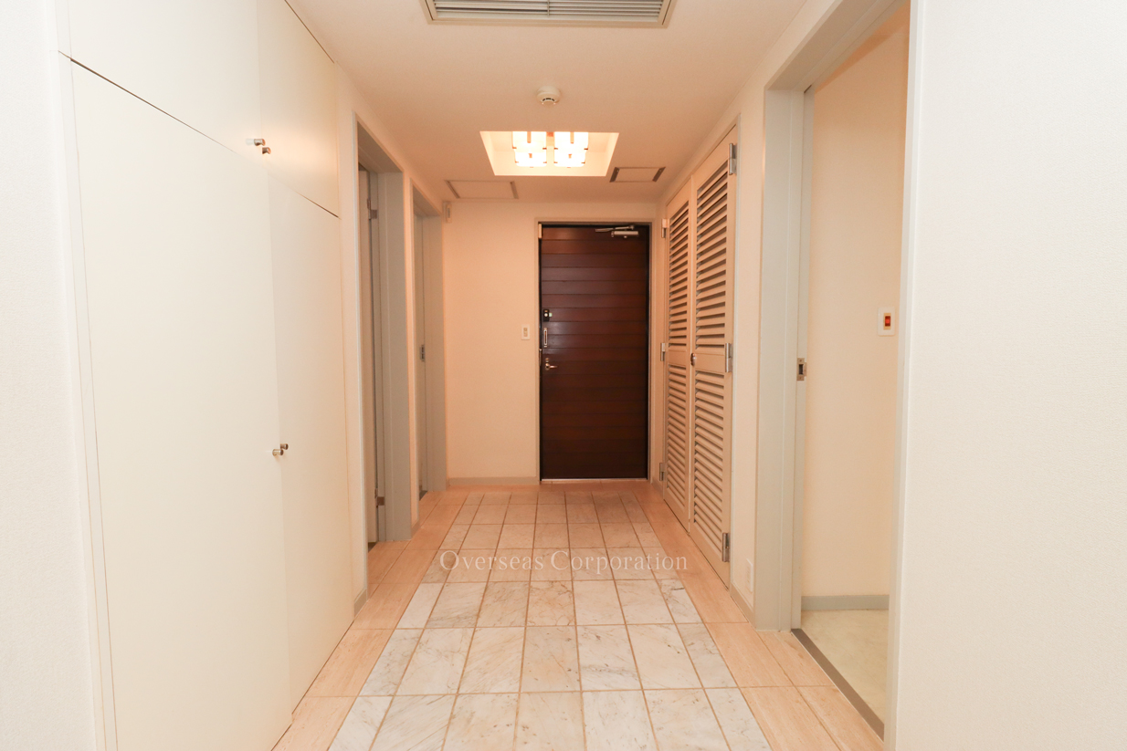 ブラウンハウス