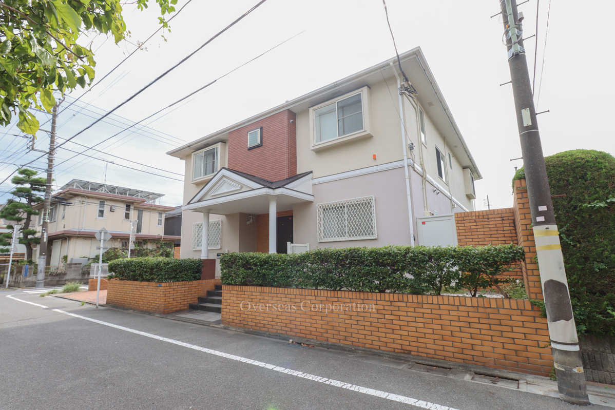 ブラウンハウス